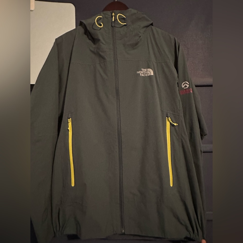 North Face Summit Series HyVent 2.5L Jacket